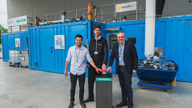 Die Hansgrohe Group nimmt eine technische Weltneuheit in Betrieb: ein individuell entwickeltes Recyclingverfahren für galvanisierte Kunststoffe