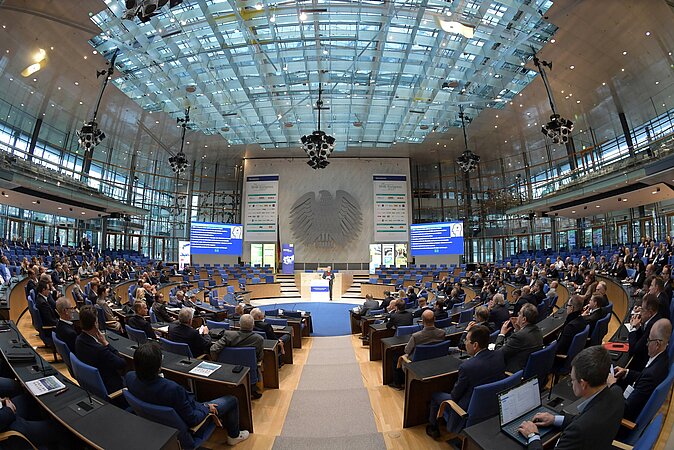24. BHB-Kongress ging am Donnerstag in Bonn zu Ende - Ovationen für Lifetime-Preisträger Dietrich Alberts